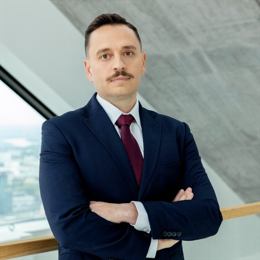 乘联分会：预计7月狭义乘用车零售约185万辆 新能源渗透率达54.6%