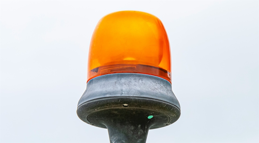 石卡镇:田间地头抗旱忙 齐心协力保春耕