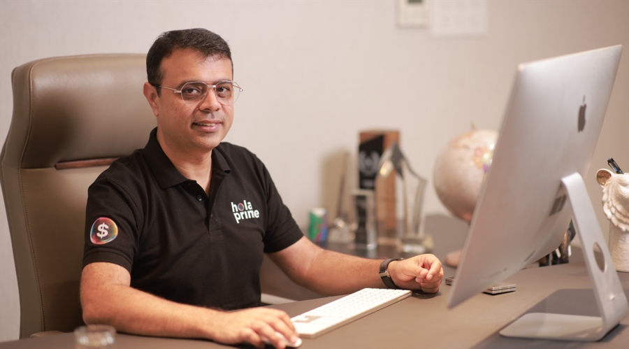 港股收盘(08.01) | 恒指下跌1.07% 稳定币概念显著回落 英诺赛科(02577)暴涨30%