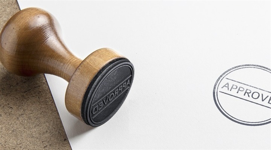 半导体关税即将实施?特朗普称税率或达到300%