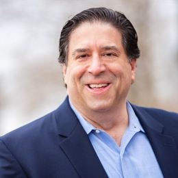 模因股热潮席卷美股：散户利用社交媒体推高股价，机构发出警示